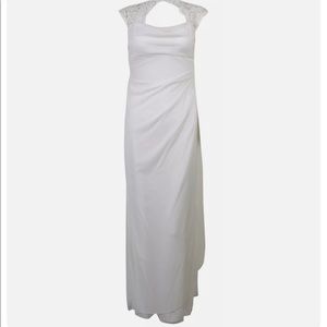 Form fitting white dress size 6 perfect for simple wedding or other party.